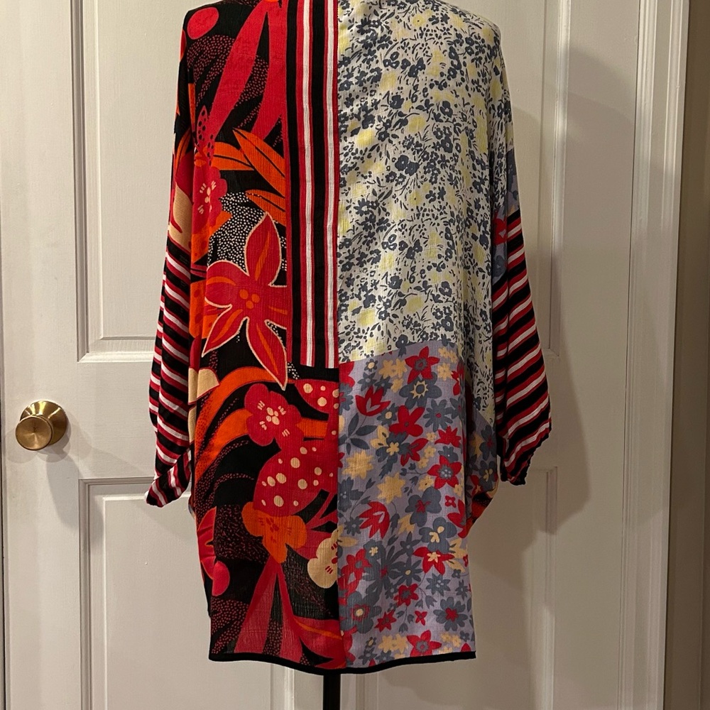 Anna & Ava Kimono Topper - Picture 10 of 12